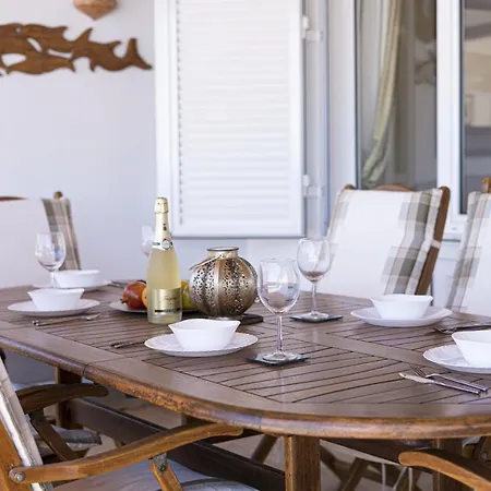 فيلة Costa Gwiga *