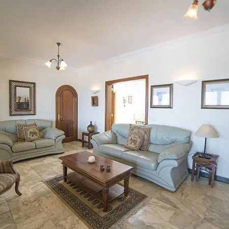 Vila Costa Gwiga *