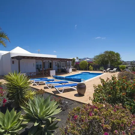 Costa Gwiga فيلة *